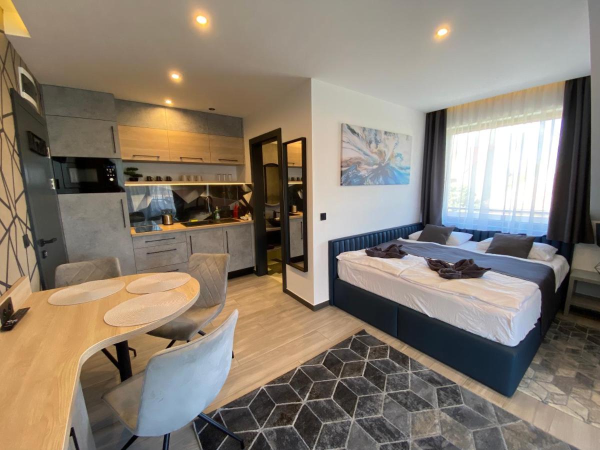 Luxury Apartments Keszthely Bagian luar foto